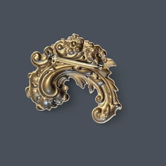 Baroque, Rococo Brass Brooch - Picture 4 of 5